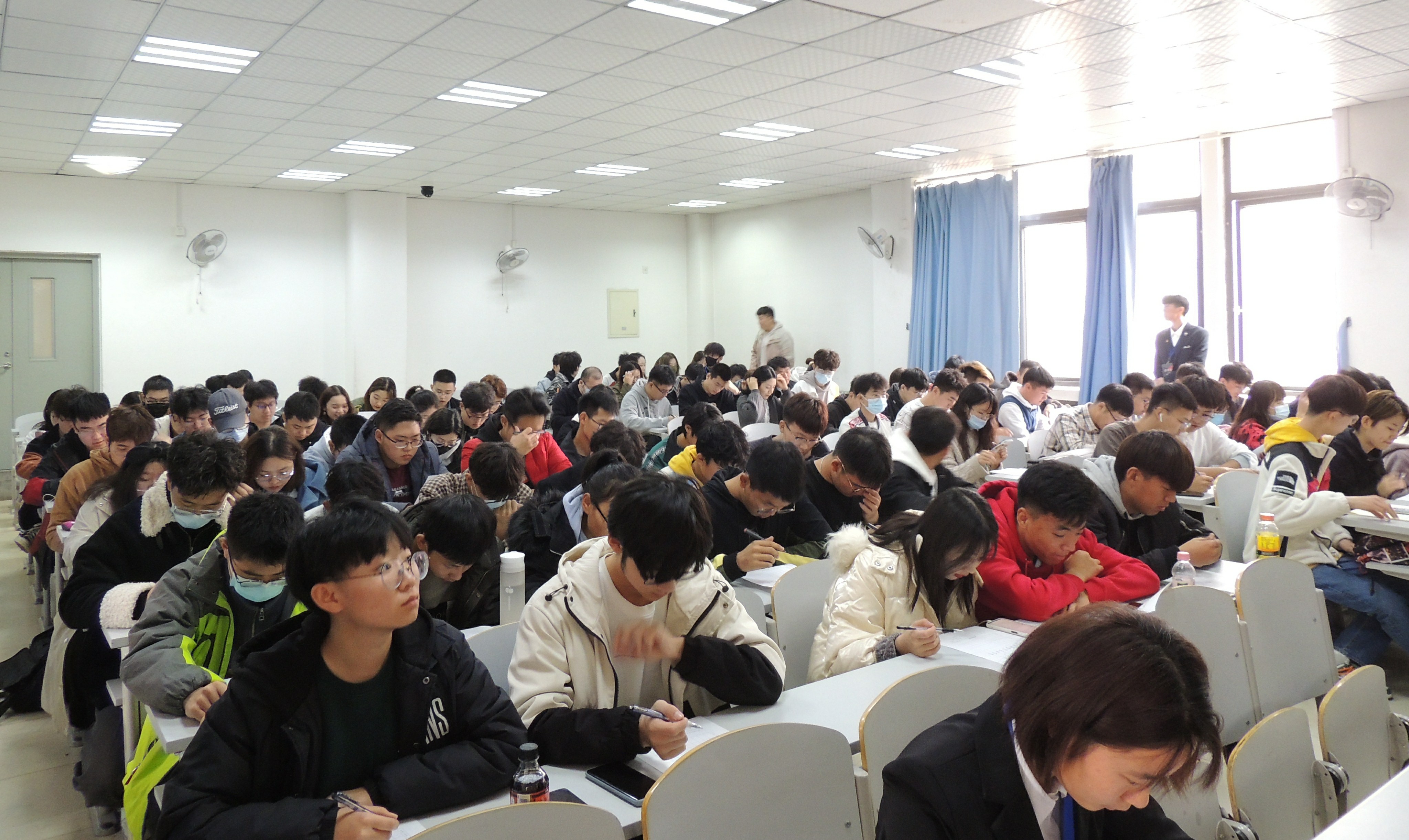 b63a145a400e4caeba956d8251b6dbed.jpg